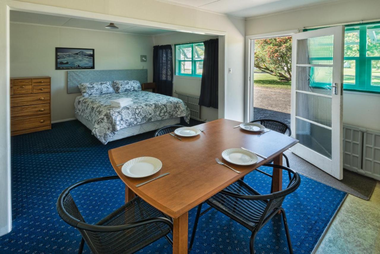 Oasis Motel & Holiday Park טוראנגי מראה חיצוני תמונה